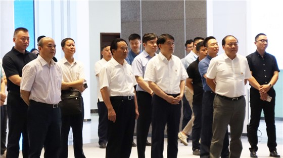 長沙市委常委、市委組織部部長張宏益一行調(diào)研國家網(wǎng)絡(luò)安全產(chǎn)業(yè)園區(qū)（長沙），并參觀我司布展的園區(qū)展示推廣中心項(xiàng)目